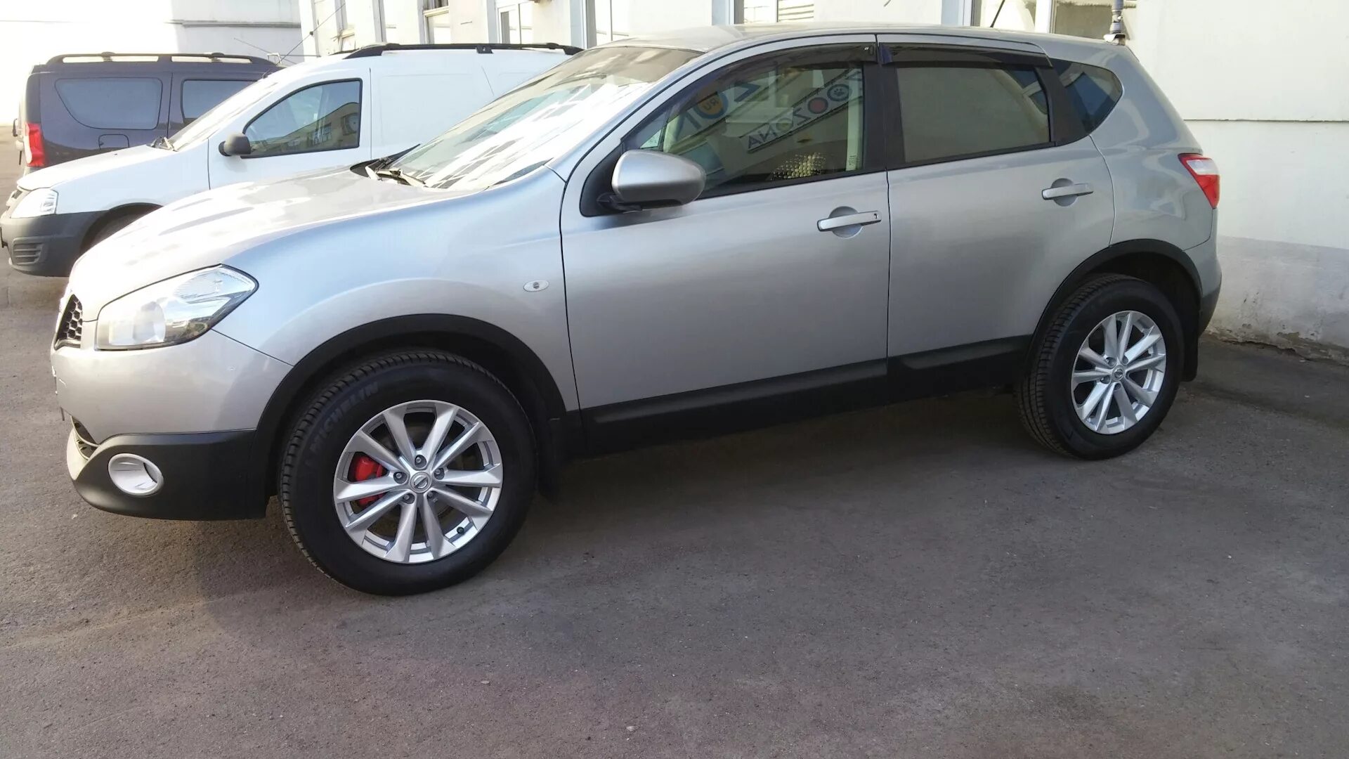 Ниссан кашкай на 17 дисках фото Летняя резина - Nissan Qashqai (1G), 1,5 л, 2011 года шины DRIVE2