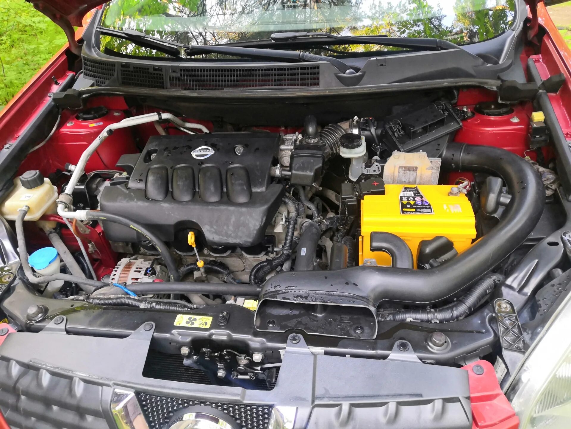 Ниссан кашкай подкапотное пространство фото Чисто в моторном отсеке - Nissan Qashqai (1G), 2 л, 2007 года мойка DRIVE2