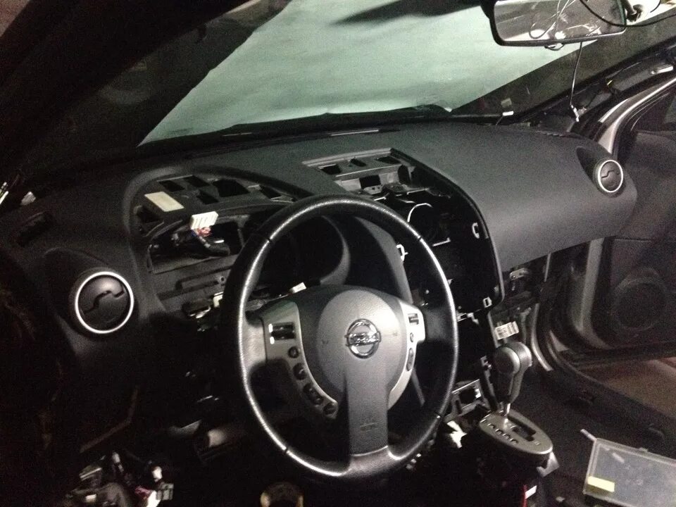 Ниссан кашкай ремонт своими руками Снятие торпедо (передней панели) - Nissan Qashqai (1G), 2 л, 2013 года своими ру