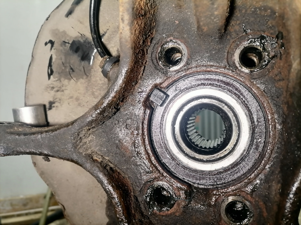 Ниссан кашкай ремонт своими руками Ремонт ABS. Замена левого переднего датчика. - Nissan Qashqai (2G), 2 л, 2014 го