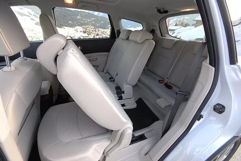 Ниссан кашкай семиместный фото Всем выйти из сумрака (с) или наконец-то свет в салоне сделан - Nissan Qashqai (