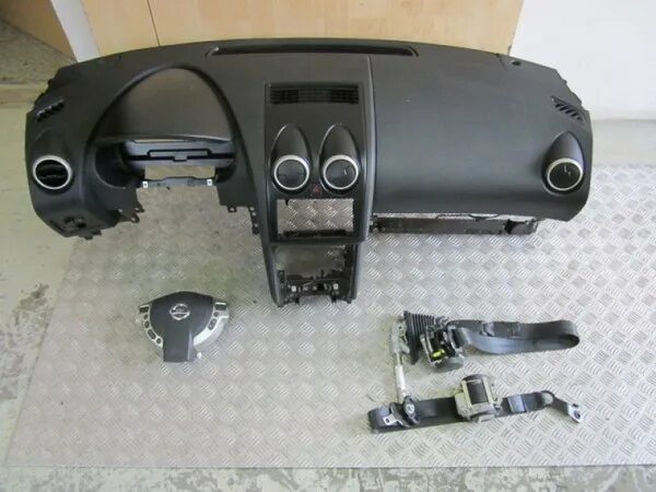 Ниссан кашкай торпеда фото Ответы Mail.ru: Подскажите что за авто из салона? Не могу определить.. P.S. не т