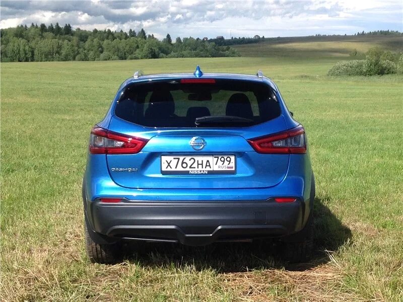 Ниссан кашкай вид сзади фото Фото Nissan Qashqai - При рестайлинге Nissan Qashqai получил новые передние бамп