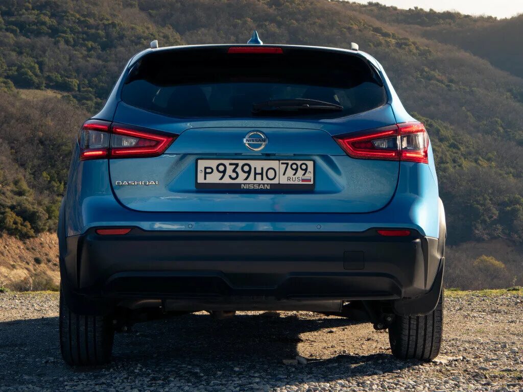 Ниссан кашкай вид сзади фото Nissan Qashqai 2020: достойный конкурент Renault Arkana Автомобильный Клуб Дзен