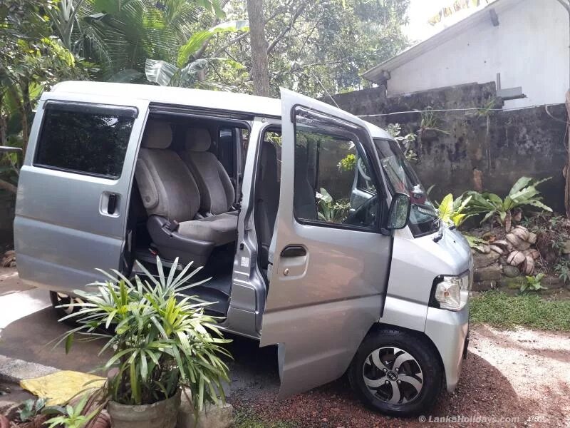 Ниссан клиппер фото Sri Lanka Van Rentals/Hire - Nissan Clipper Mini Van for Hire