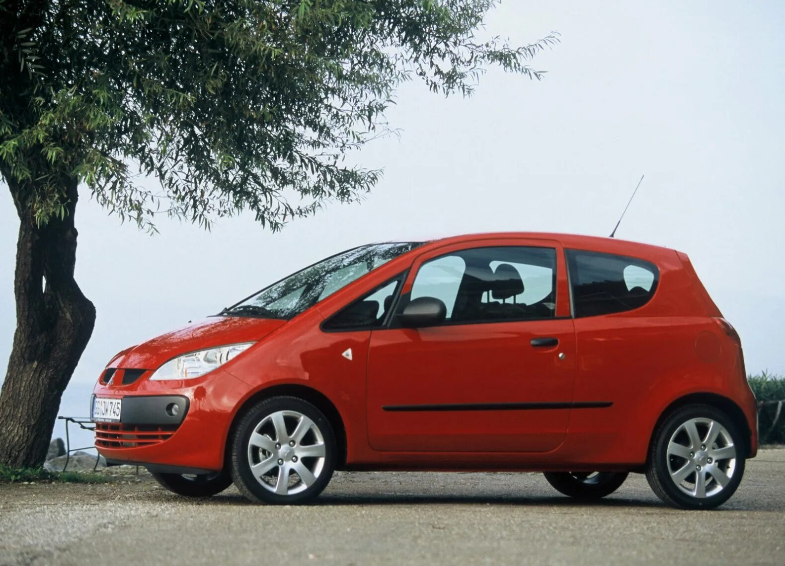 Ниссан кольт фото Mitsubishi Colt CZ3 фотоальбом - автомобильный журнал Simplycars.ru