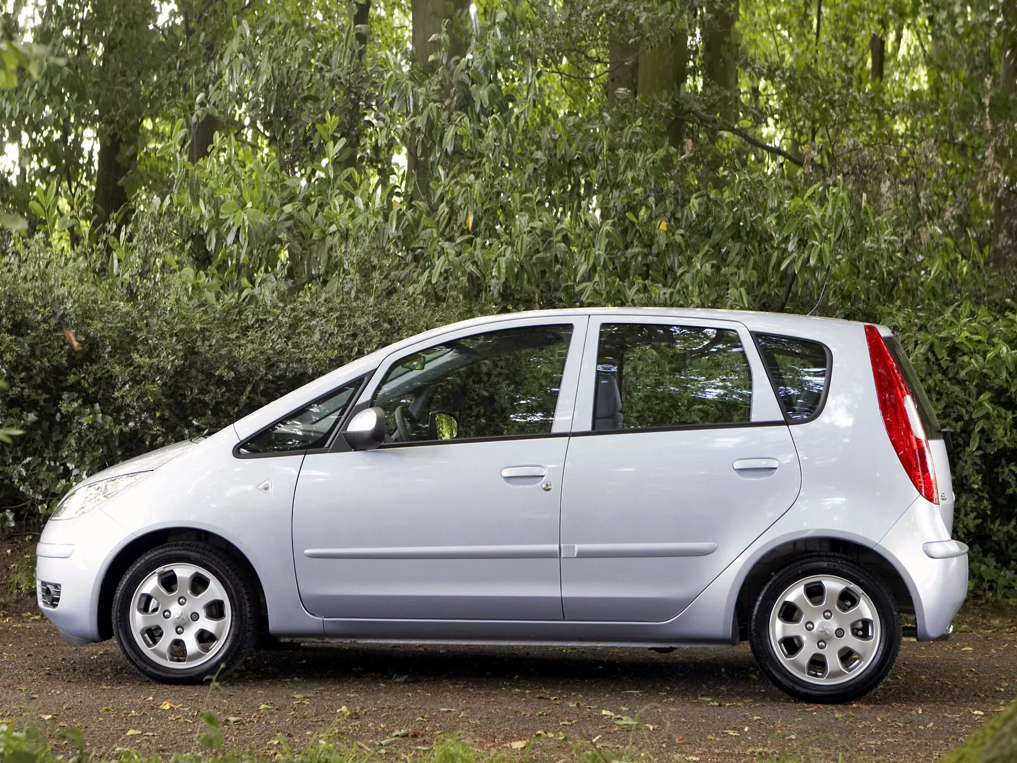 Ниссан кольт фото Mitsubishi Colt Z30 хетчбэк 5-дв.