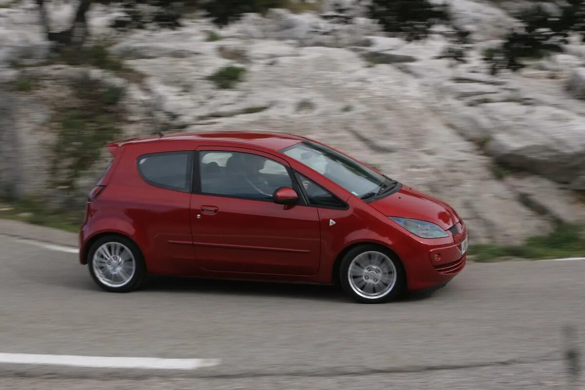 Ниссан кольт фото Mitsubishi Brings Back 2023 Colt Subcompact From The Dead As A Rebadged Renault 