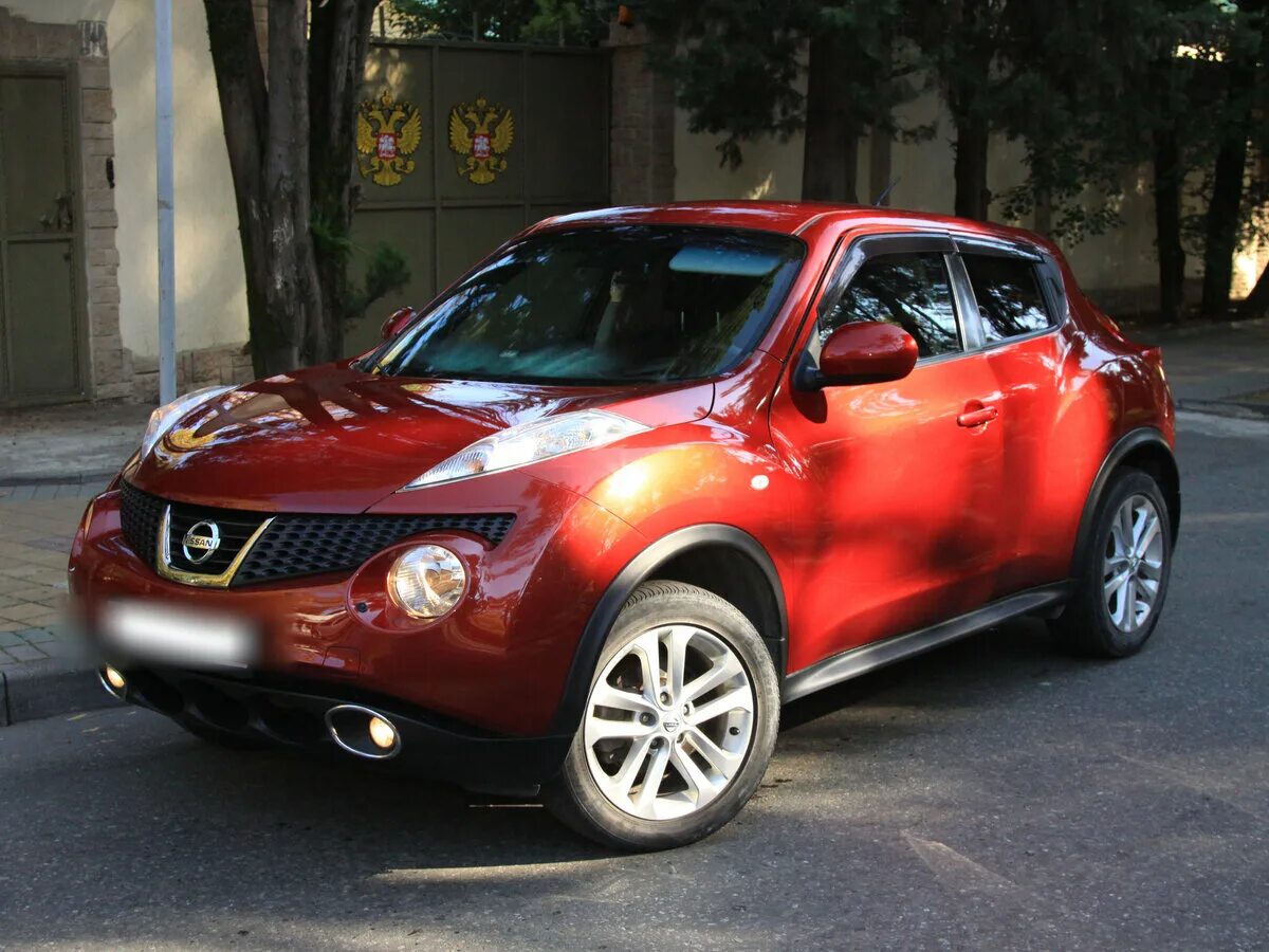 Ниссан красный фото Купить б/у Nissan Juke I 1.6 CVT (190 л.с.) 4WD бензин вариатор в Сочи: красный 