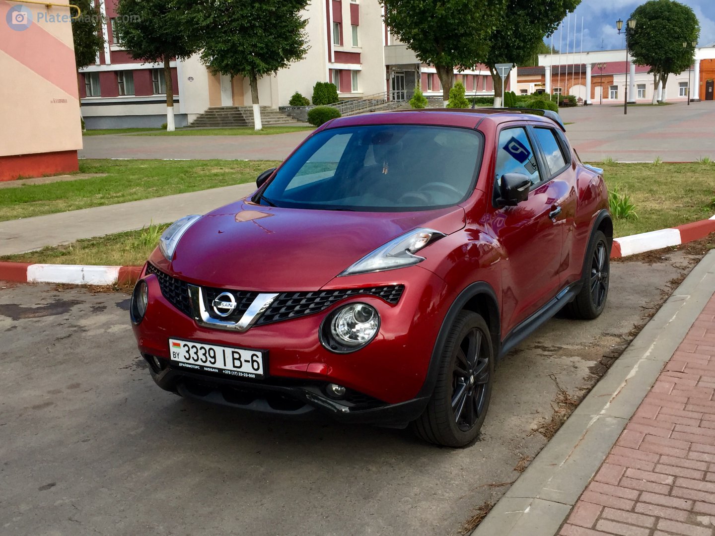 Ниссан красный фото "3339 IB-6" фото Nissan Juke. Беларусь