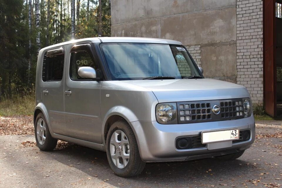 Ниссан куб 2002 года фото Ниссан куб 2002 LkbAuto.ru