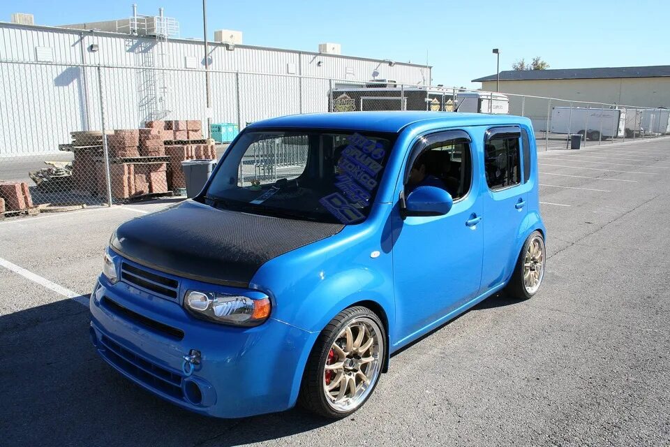 Ниссан куб фото Подсветка номера, реснички на фары - Nissan Cube III, 1,5 л, 2012 года другое DR