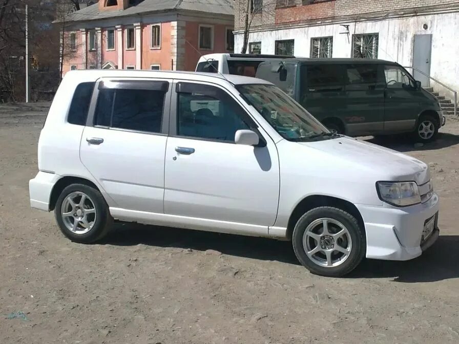 Ниссан куб фото 2001 Ниссан Куб 2001 года, 1.4 литра, Периодически читал отзывы про кубы, пока был св