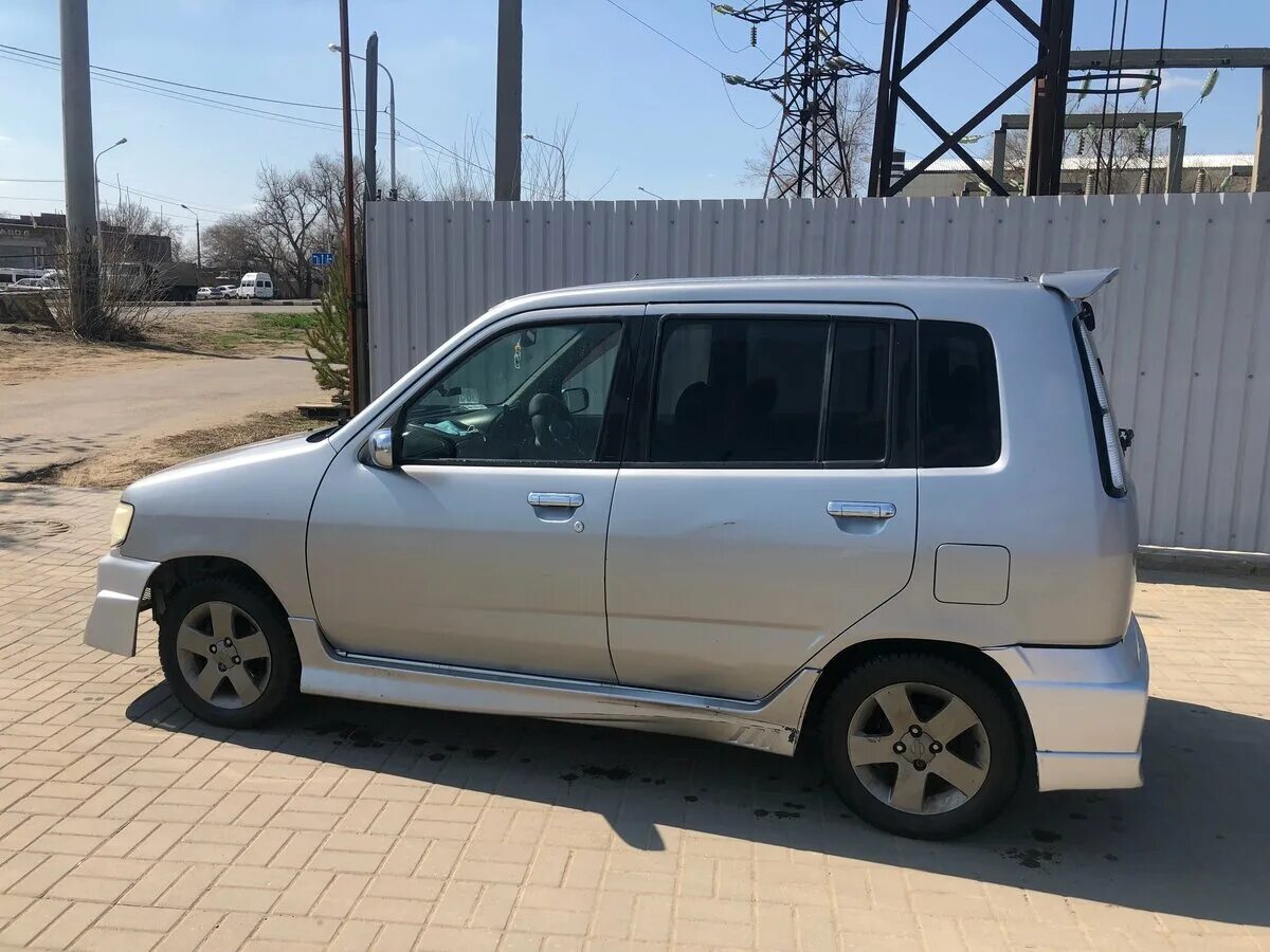 Ниссан куб фото 2001 Обзор ниссан куб 2001 LkbAuto.ru