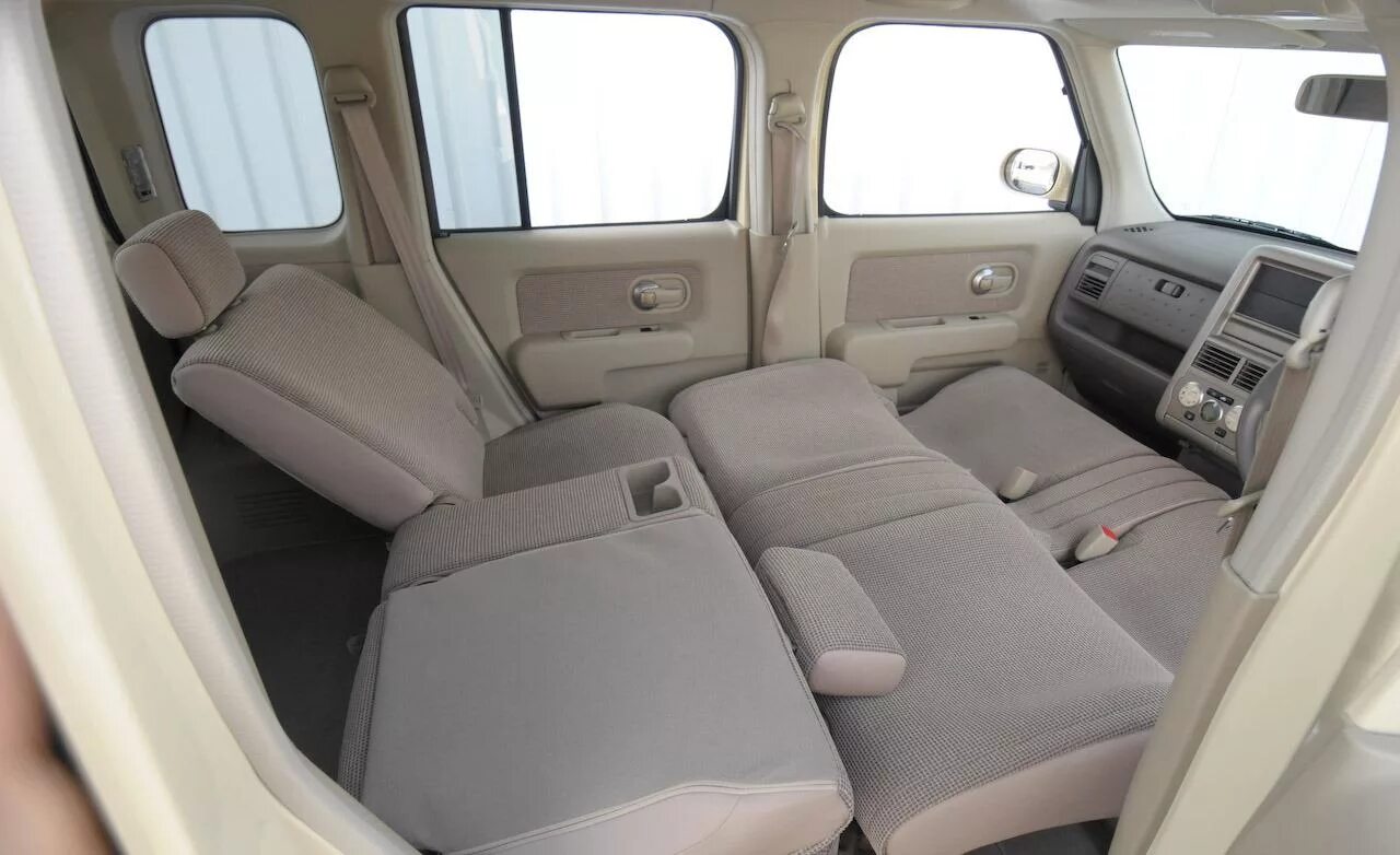 Ниссан куб фото салона Nissan Cube 2009, 1.5 литра, Всем доброго времени суток, бензин, вариатор, Москв