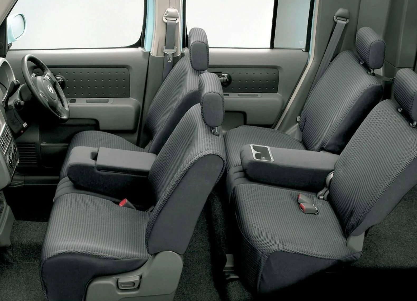 Ниссан куб фото салона Nissan Cube фотоальбом - автомобильный журнал Simplycars.ru
