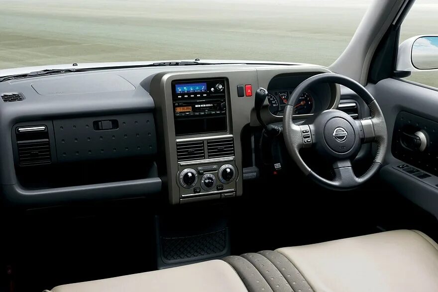 Ниссан куб фото салона Рубят "кубика": Nissan снимет с производства модель Cube - КОЛЕСА.ру - автомобил