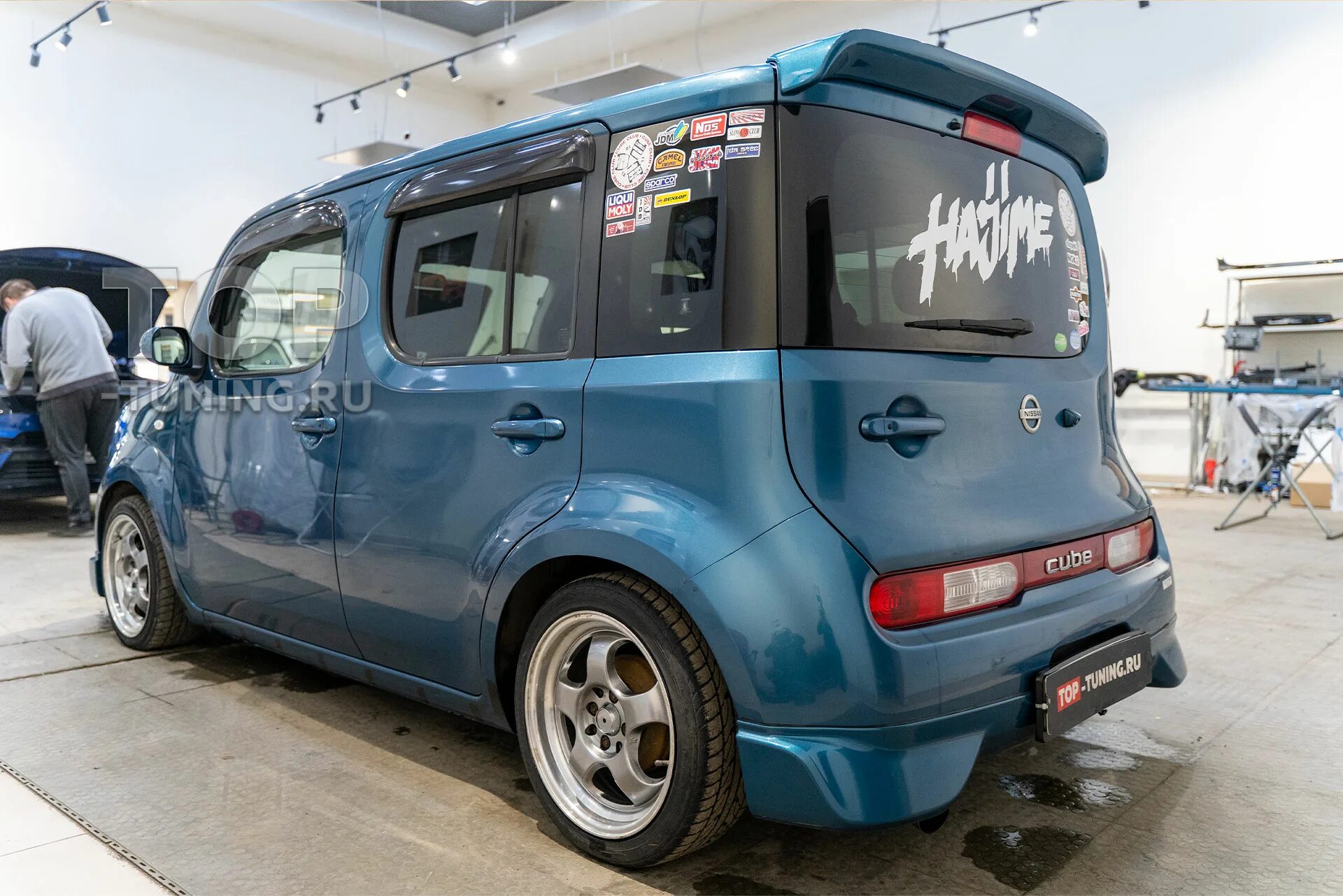 Ниссан куб тюнинг Проводим тюнинг порогов для миниатюрного Ниссан Куб