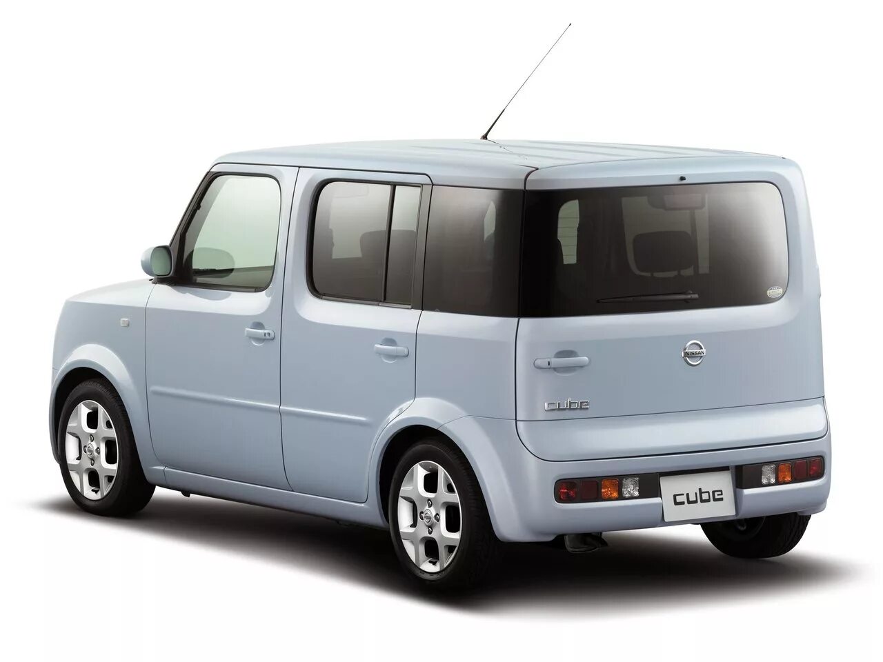Ниссан кубик фото Характеристики и фото Nissan Cube 2 поколение (Z11) 2002 - 2008, Компактвэн