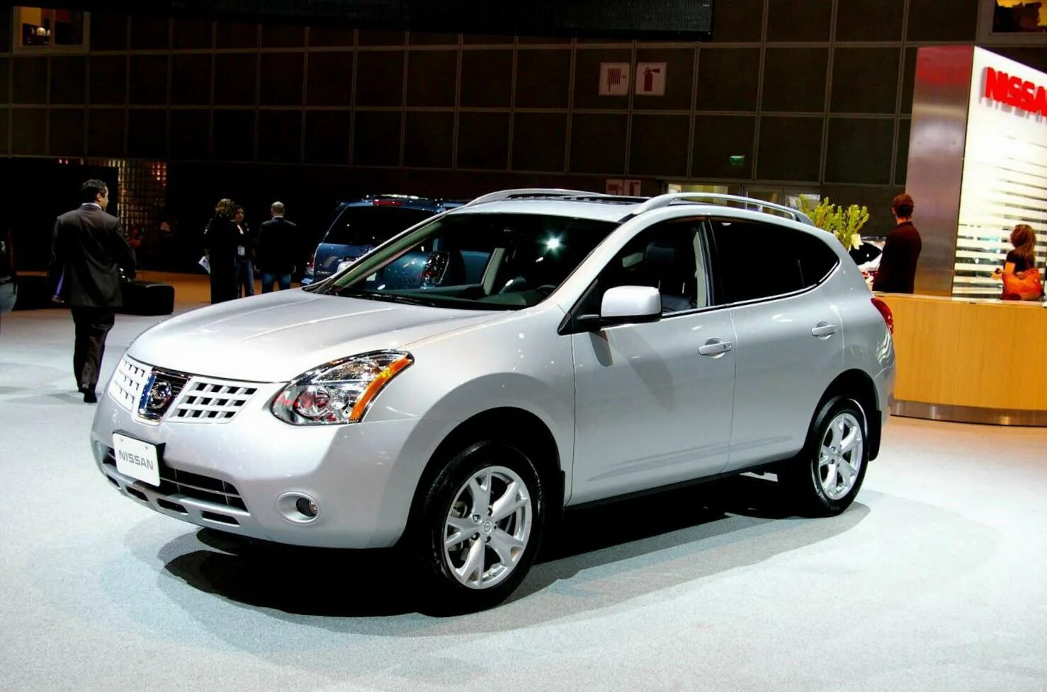 Ниссан куда фото Nissan Rogue Photos and Specs. Photo: Rogue Nissan reviews and 23 perfect photos