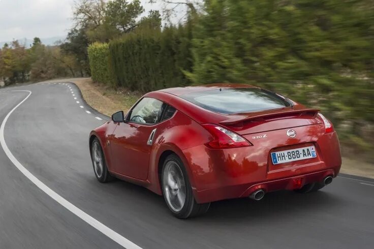 Ниссан куп фото NISSAN 370Z: ZURÜCK ZU DEN WURZELN Nissan 370z, Nissan, Car lease