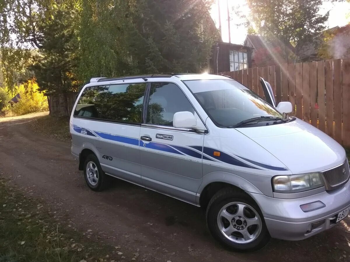 Ниссан ларго фото Купить б/у Nissan Largo III (W30) 2.4 AT (145 л.с.) 4WD бензин автомат в Красноя