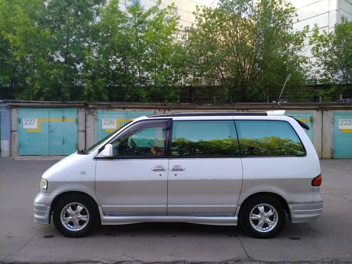 Ниссан ларго фото Купить б/у Nissan Largo III (W30) 2.4 AT (145 л.с.) 4WD бензин автомат в Москве: