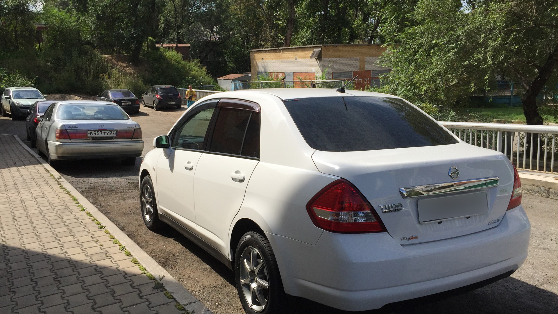 Ниссан латио фото Nissan Tiida (1G) 1.5 бензиновый 2011 Latio 4WD на DRIVE2