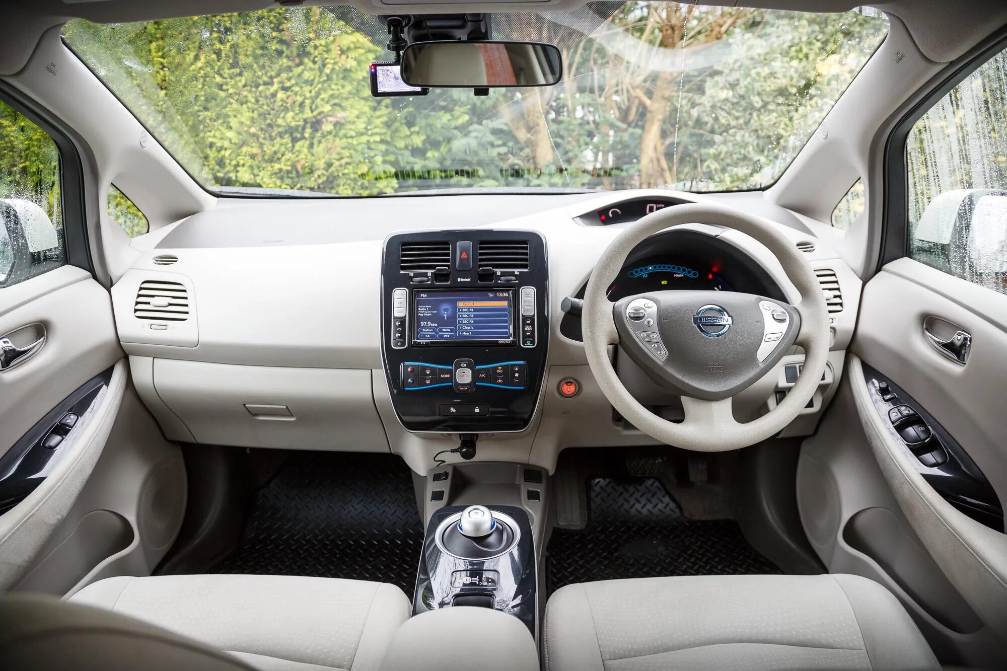 Ниссан лайф фото Nissan Leaf - Living With a Second Hand Electric Car