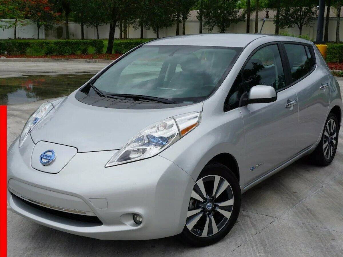 Ниссан лайф фото Купить б/у Nissan Leaf I (ZE0/AZE0) Electro AT (80.0 кВт) электро автомат в Моск
