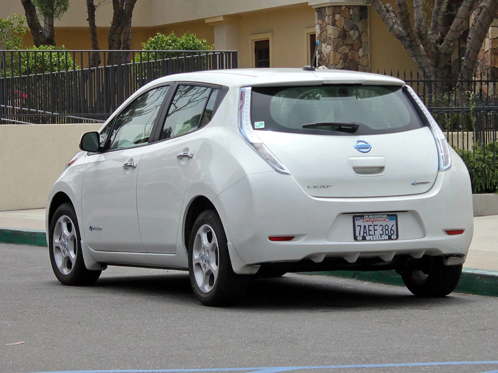 Ниссан leaf фото "7AEF386" фото Nissan Leaf. США