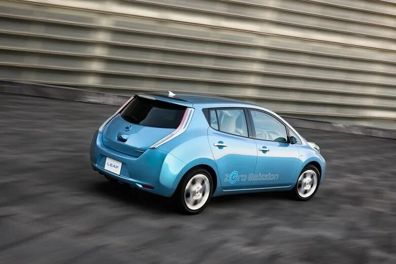 Ниссан leaf фото Экскурсия в будущее. Nissan LEAF