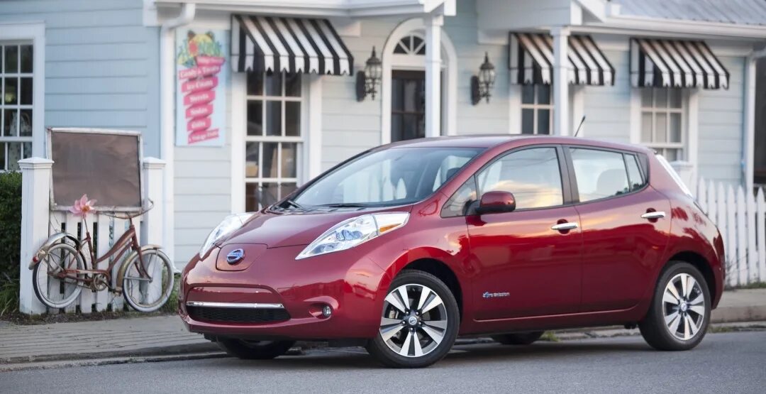 Ниссан leaf фото Электромобиль Leaf от Nissan тестируется в Питере