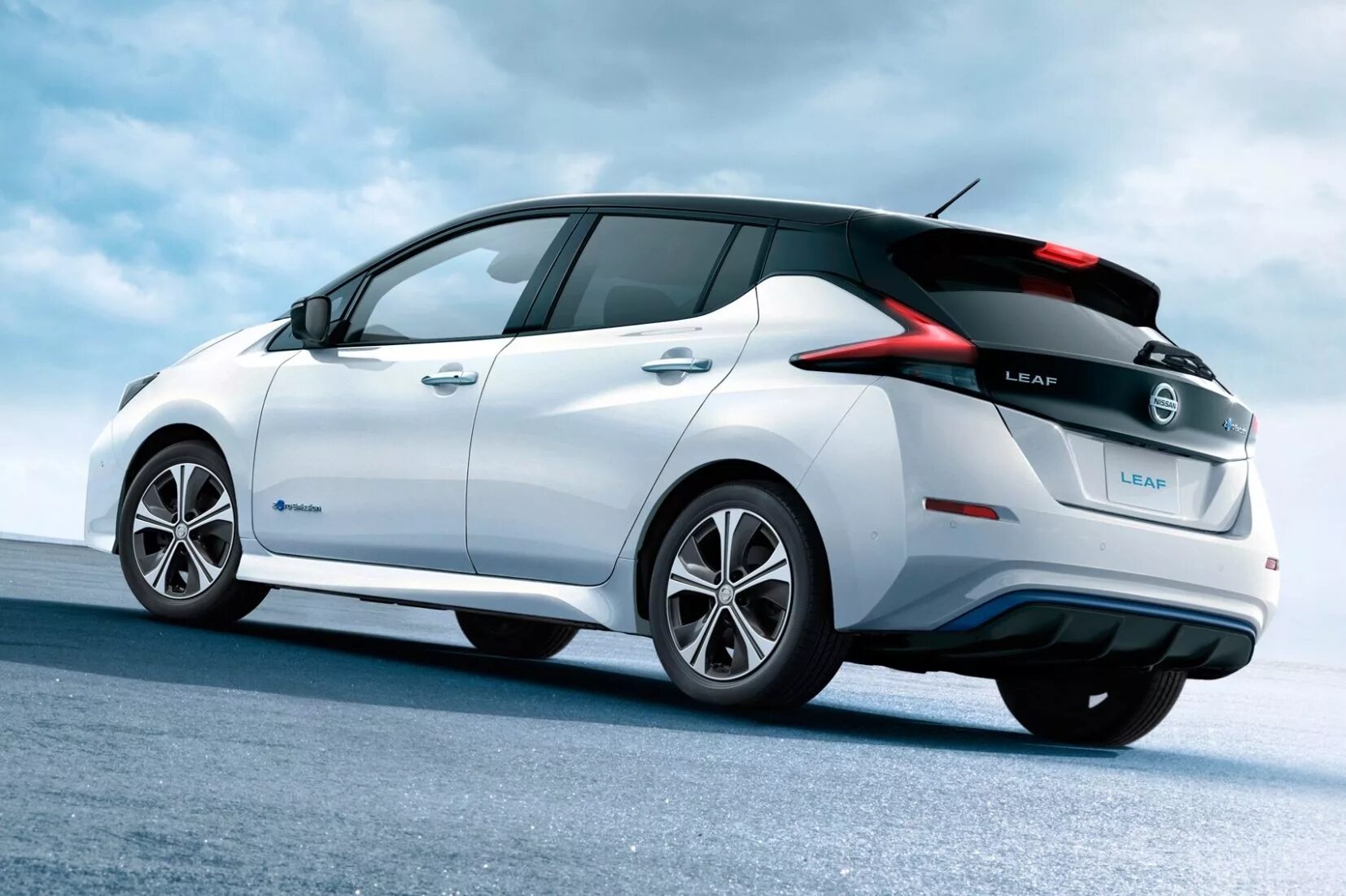 Ниссан лиф 2 фото Электромобиль Nissan Leaf Long Range в России - Москва