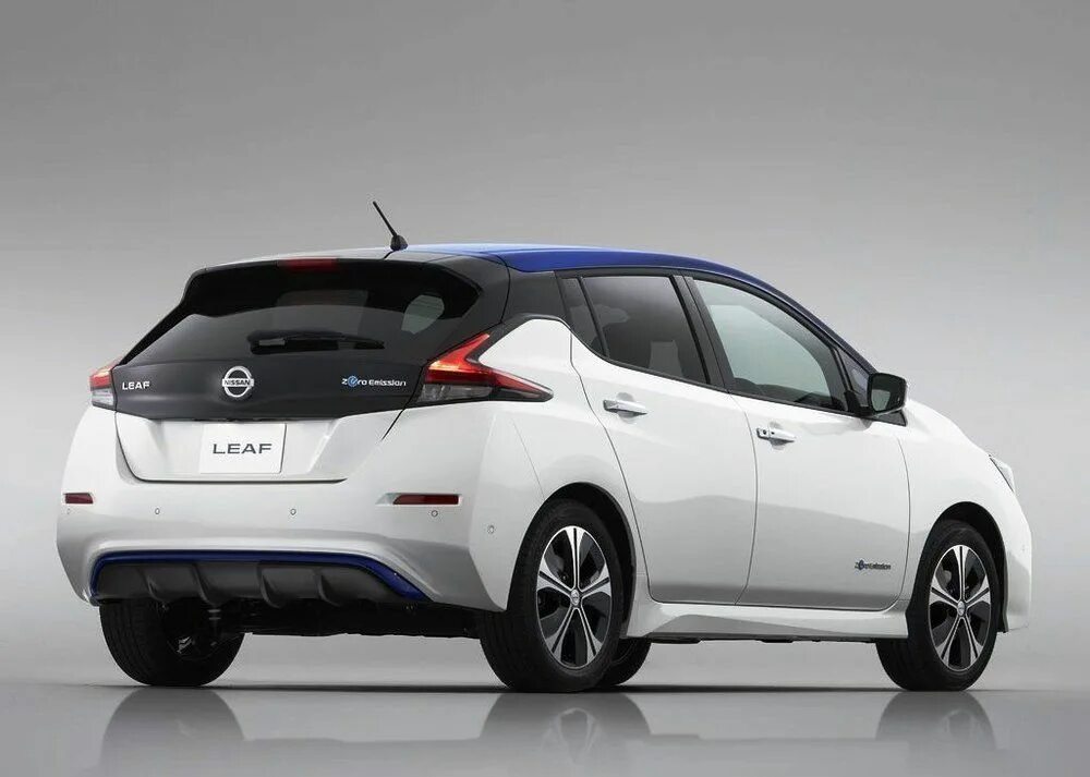 Ниссан лиф 2 фото Car Features List for Nissan Leaf 2018 40kWh (UAE) YallaMotor