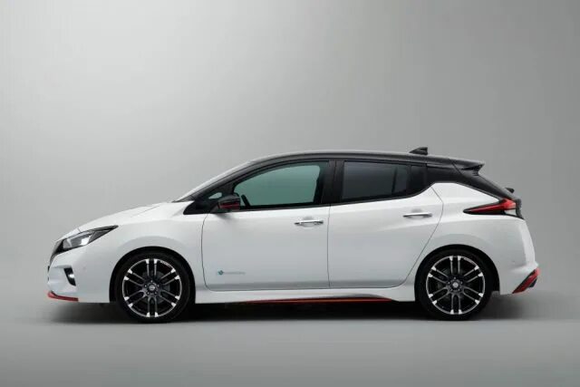 Ниссан лиф 2 фото Nissan показал новый Leaf в версии Nismo