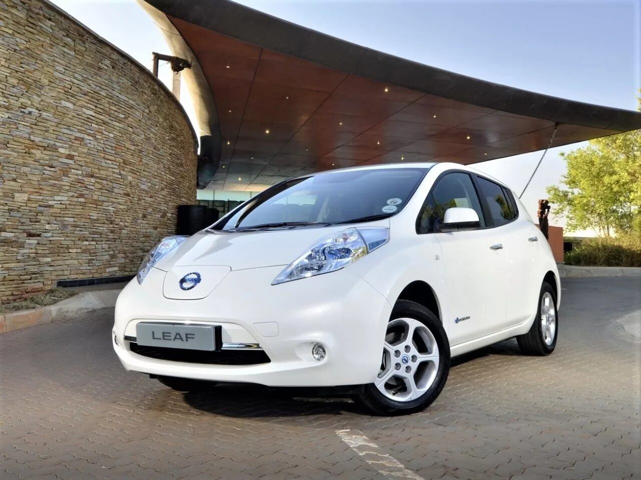 Ниссан лиф электромобиль фото Нормальный человек гибрида не купит! А почему не Ниссан Лиф? :-) - Сообщество "Г