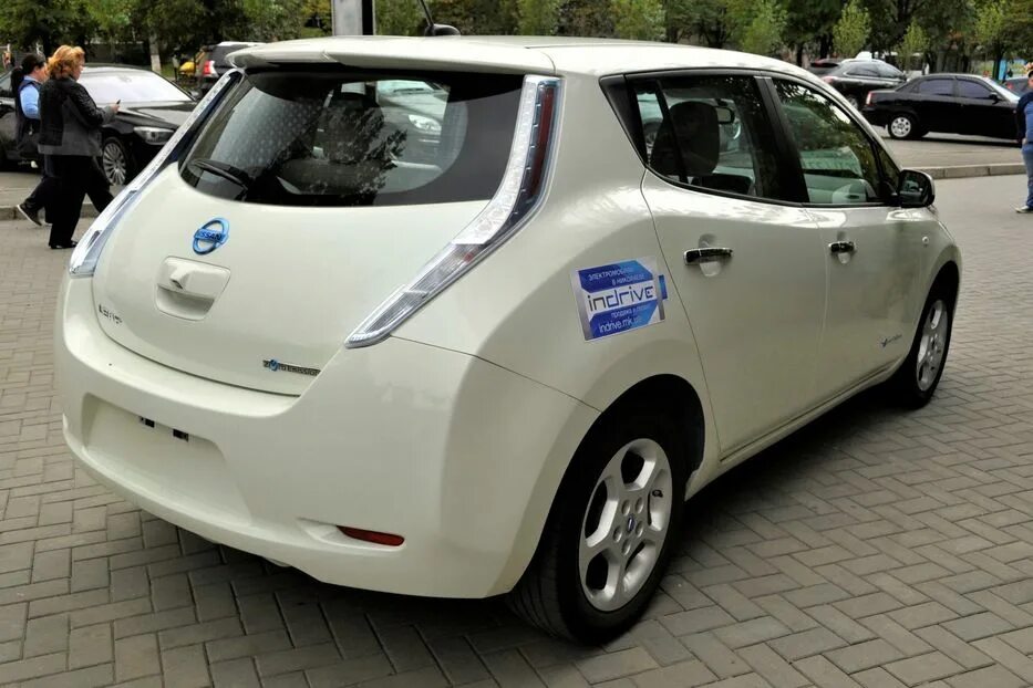 Ниссан лиф электромобиль фото Продам Nissan Leaf SL в Николаеве 2012 года выпуска за 11 950