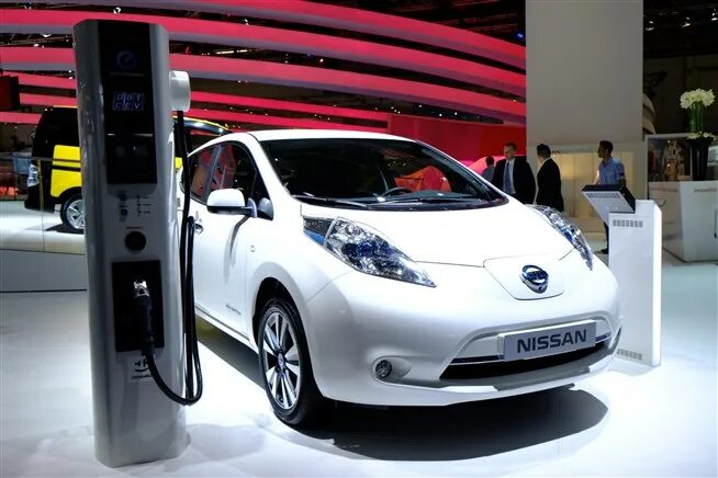 Ниссан лиф электромобиль фото Nissan Leaf (Франкфуртский автосалон 2013) - Мегаэнциклопедия Кирилла и Мефодия 