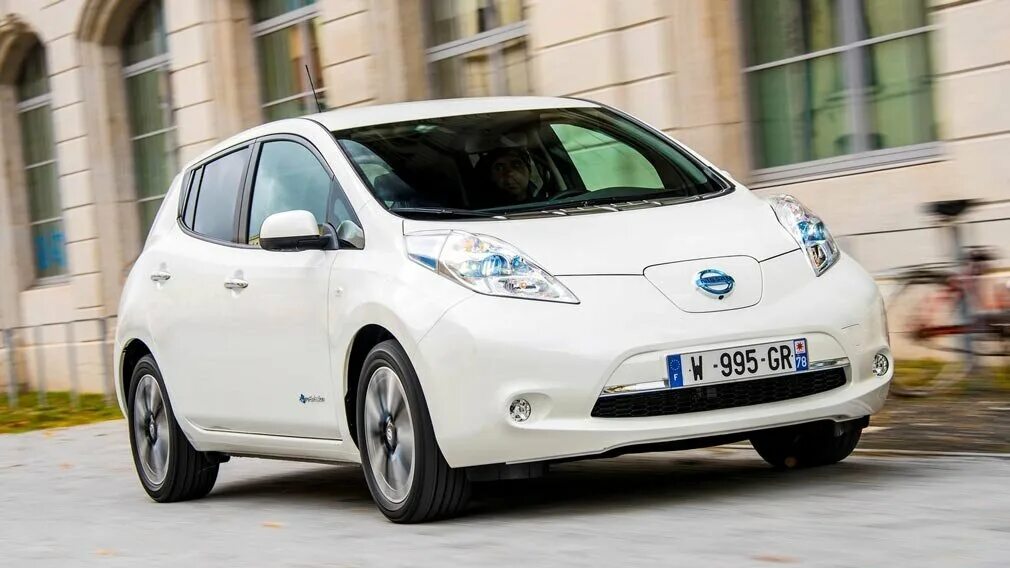Ниссан лиф фото Спрос на электромобили вырос на треть в России ТАРАНТАС НЬЮС Дзен
