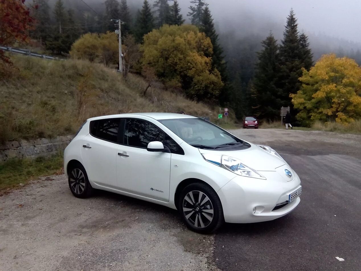 Ниссан лиф фото Nissan Leaf 2016, Vitaminized autonomy for the electric car