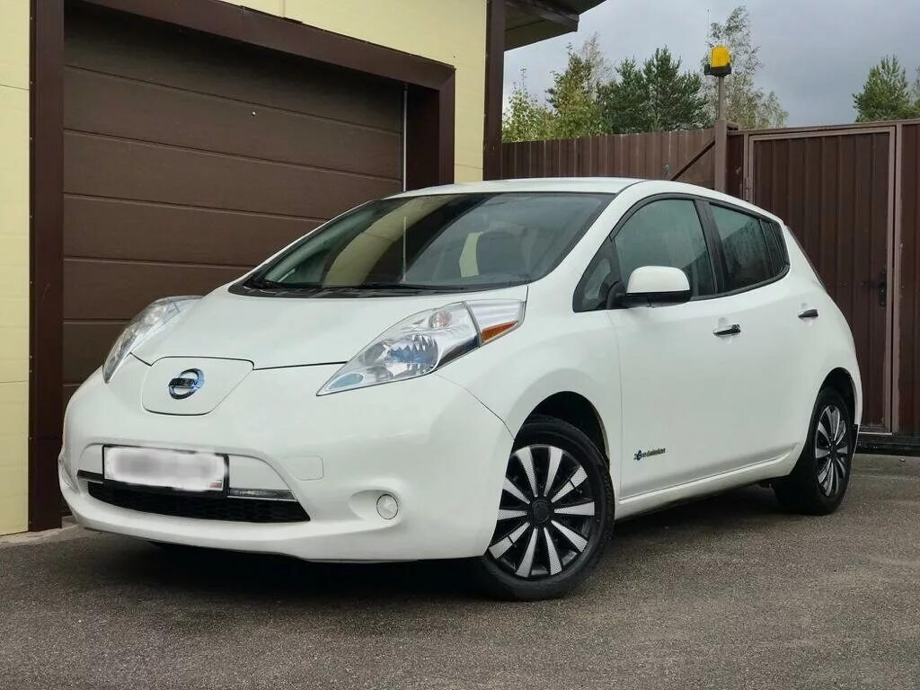 Ниссан лиф фото Купить б/у Nissan Leaf I (ZE0/AZE0) Electro AT (80.0 кВт) электро автомат в Санк