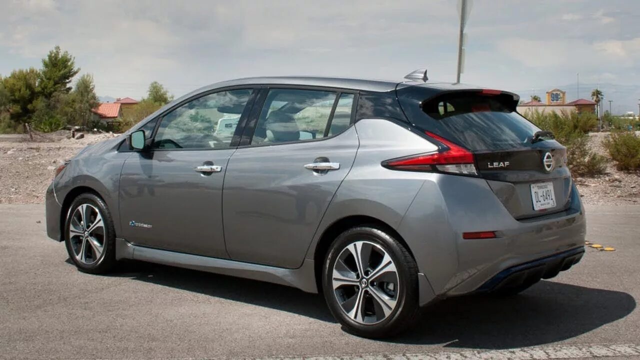 Ниссан лифт фото 2018 Nissan Leaf Review: Quick Spin - YouTube