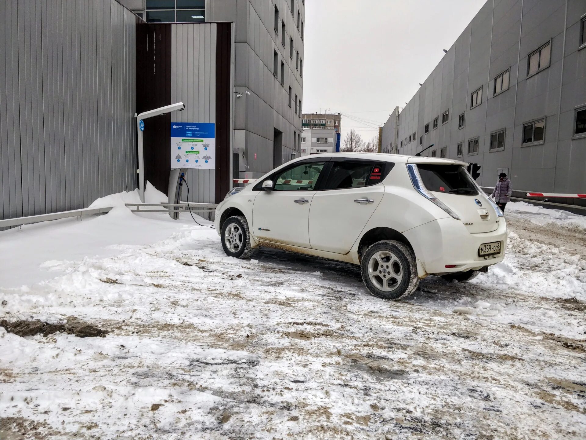Ниссан лифт фото Самый дикий лифт Nissan Leaf - 235x70 R16. - Nissan Leaf (1G), 2013 года шины DR