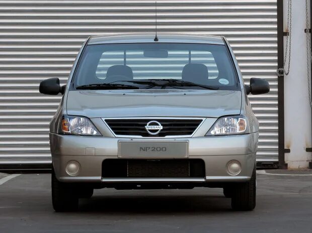 Ниссан логан фото Nissan NP200