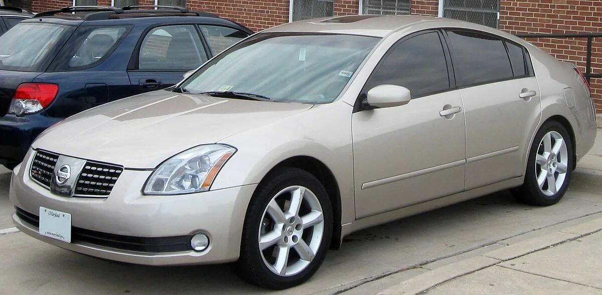 Ниссан максима а34 фото Plik:2004-2006 Nissan Maxima .jpg - Wikipedia, wolna encyklopedia