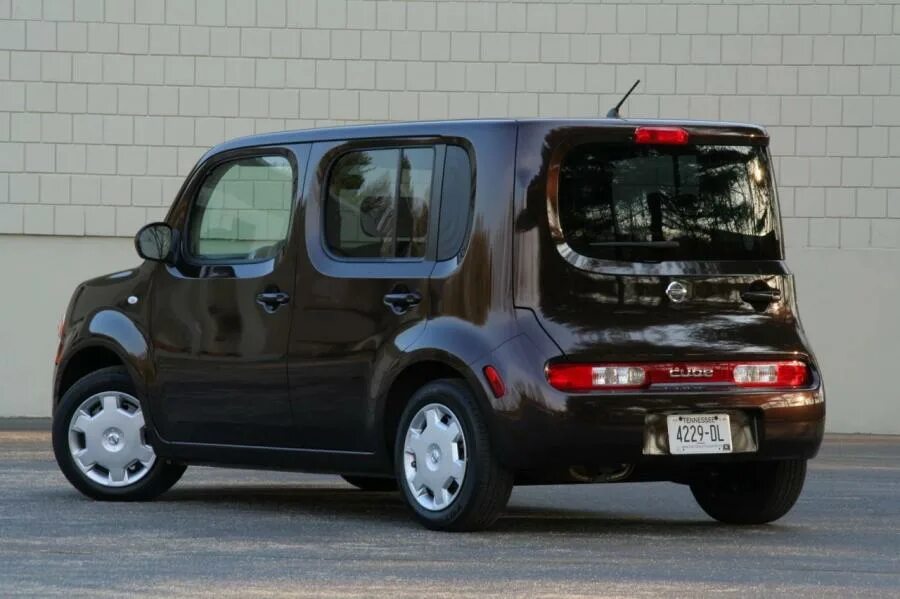 Ниссан мало фото Nissan Cube в кузове Z12 2009 года выпуска для рынка США. Фото 43. VERcity