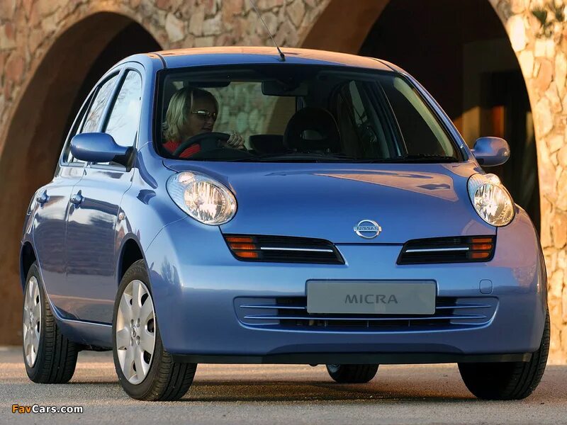 Ниссан малолитражки фото Photos of Nissan Micra 5-door ZA-spec (K12) 2004–07 (800x600)