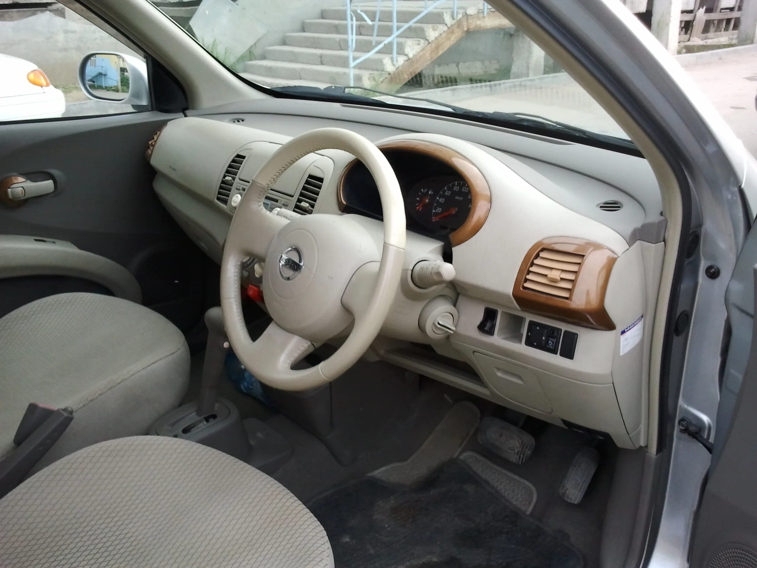 Ниссан марч фото салона Ниссан марч салон - BestChehol.ru