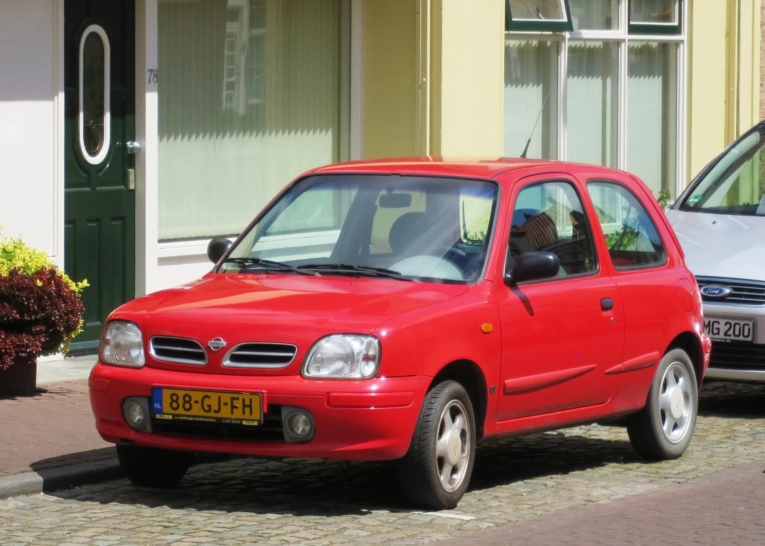 Ниссан микра к11 фото File:Nissan Micra (K11) Aardenburg.jpg - Wikimedia Commons